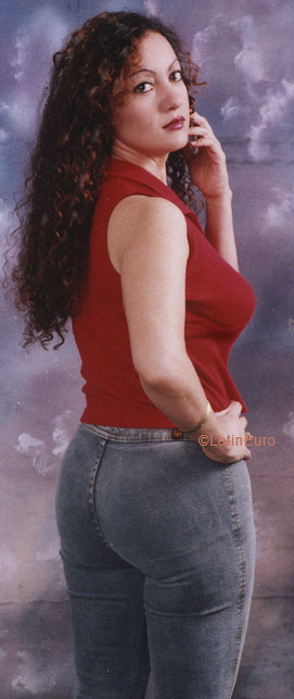 Date this beautiful Honduras girl Iris from San Pedro Sula HN694