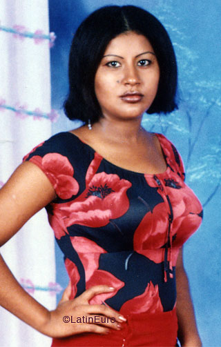 Date this sensual Honduras girl Sandra from La Ceiba N2361