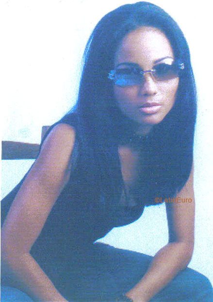 Date this sensual Any Country girl Dinny from  N2374