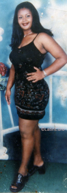 Date this georgeous Honduras girl Dunia from  N2388