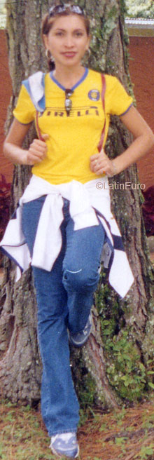 Date this beautiful Panama girl Yaretza from  N2400