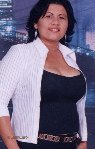 Date this hot Honduras girl Silvia from La Ceiba N2403