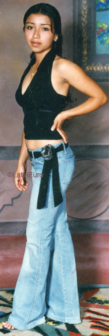 Date this tall Honduras girl Maria from Yoro N2470