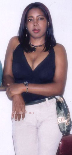 Date this foxy Any Country girl Damaris from  N2532