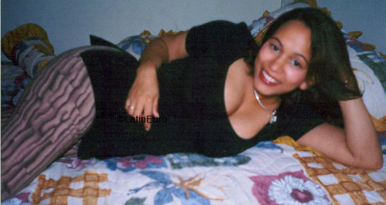 Date this charming Any Country girl Aura from  N2646