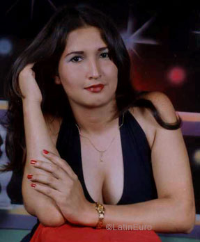 Date this passionate Honduras girl Lixsa from  N2704