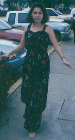 Date this attractive Honduras girl Marivel from  N3005