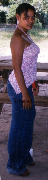 Date this athletic Honduras girl Suyapa from La Ceiba N3083