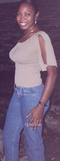 Date this voluptuous Honduras girl Vianey from  N3264