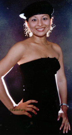 Date this sensual Honduras girl Emerita from  N3386