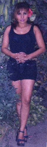 Date this charming Honduras girl Reina from Yoro N3401