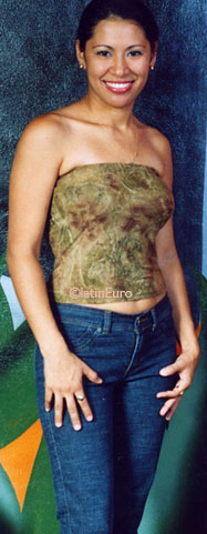 Date this cute Honduras girl Carin from Comayagua N3437