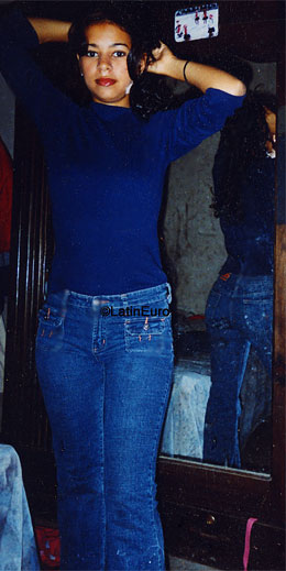 Date this nice looking Honduras girl Leonela from Yoro N3463