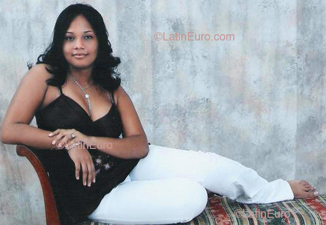 Date this georgeous Dominican Republic girl Juana from Barahona N429