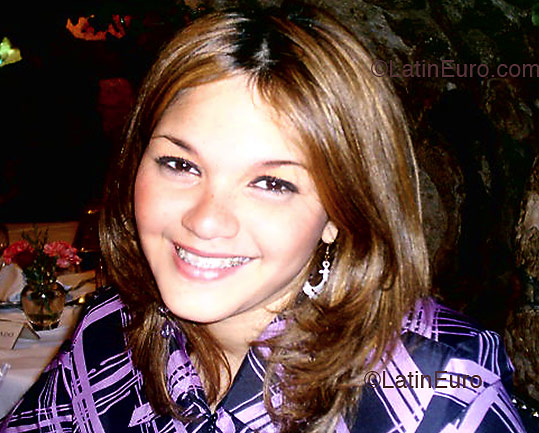 Date this nice looking Any Country girl Paola from  N624