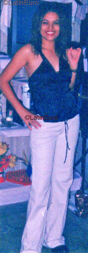 Date this charming Honduras girl Doriana from La Ceiba N713