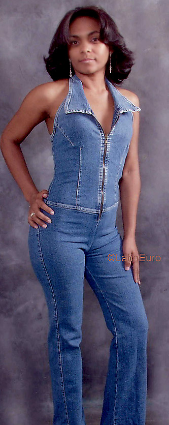 Date this charming Any Country girl Andrea from  N982