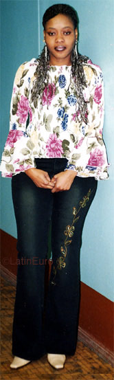 Date this attractive Russia girl Titine from  N3769