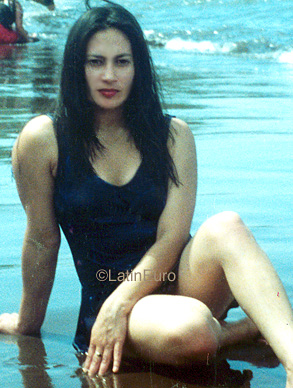 Date this happy Honduras girl Yohana from Tegucigalpa N3923