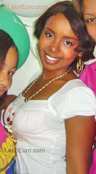 Date this funny Dominican Republic girl Vanessa from Barahona DO37