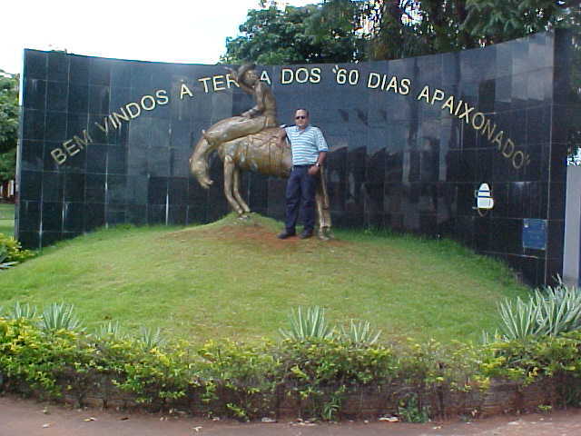 Date this happy Brazil man JoÃ£o from Belo Horizonte BR906