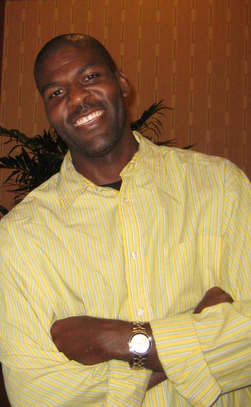 Date this tall United States man Jonzee from San Diego US16097