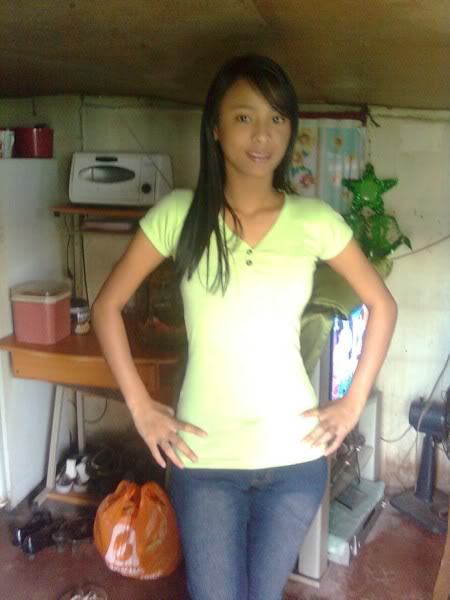 Date this hot Philippines girl Rizza021 from Bulacan PH195