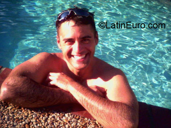 Date this funny United States man Knight4U from Miami US4577