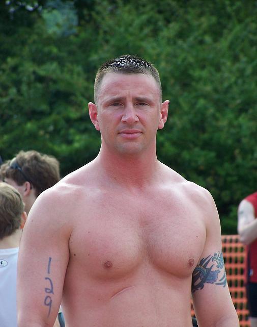 Date this hard body United States man Ken from Charlottesville US4696