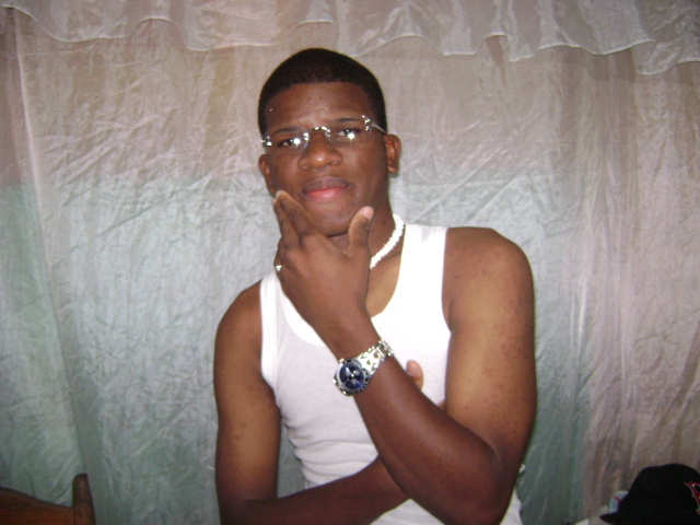 Date this pretty Dominican Republic man Henry from Santo Domingo DO3087