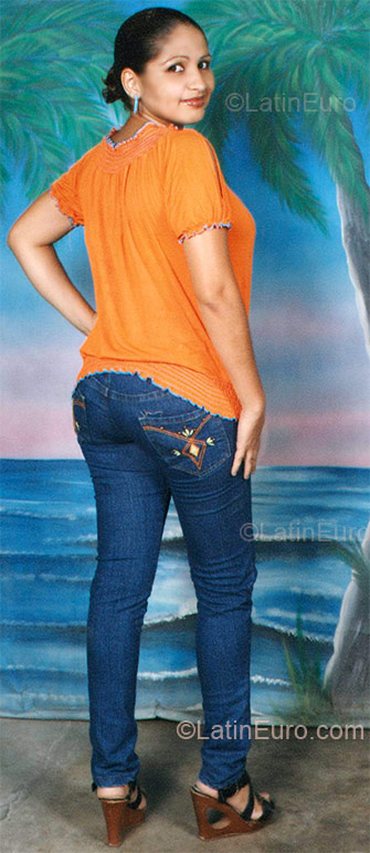 Date this delightful Honduras girl Karen Yessenia from San Pedro Sula HN167