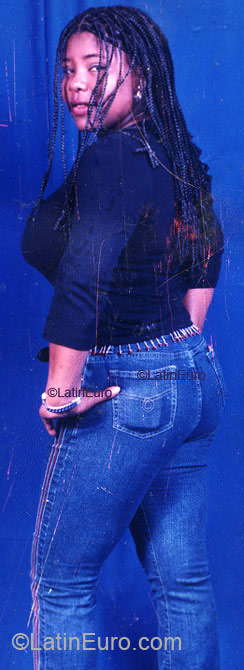 Date this attractive Honduras girl Daniela from Trujillo HN210