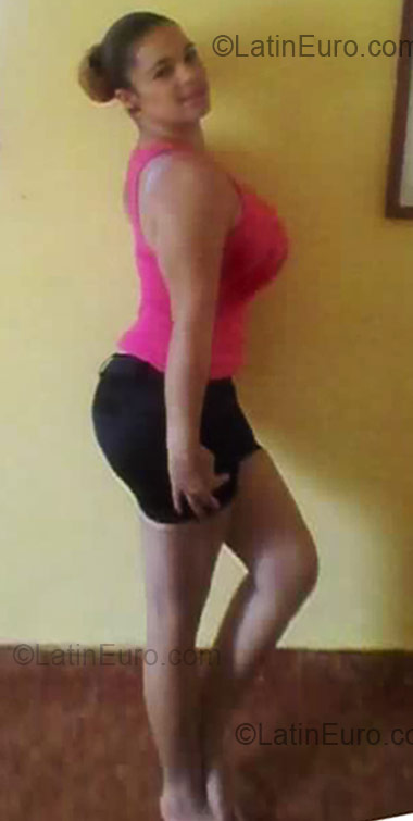 Date this charming Dominican Republic girl Johanna1001 from Bonao DO31865