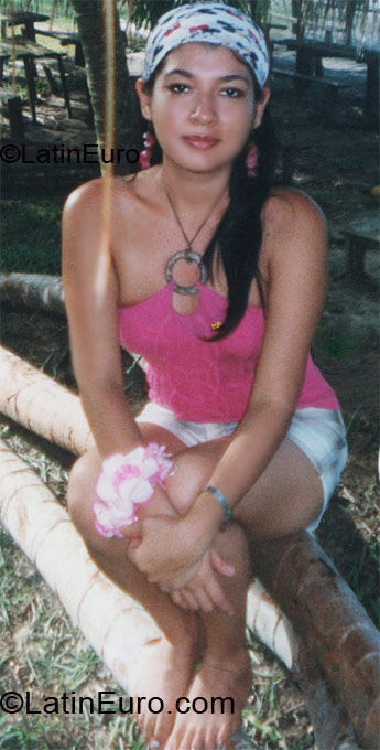 Date this hard body Honduras girl Erika Yessenia from Puerto Cortes HN1396