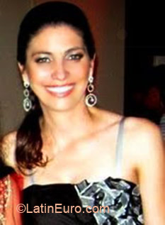 Date this nice looking Brazil girl Indi from Curitiba BR5914