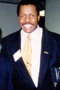 Date this delightful United States man Garland from Fremont US6999