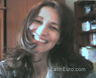 Date this happy Brazil girl Ana from Curitiba BR3433