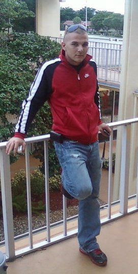 Date this gorgeous United States man Brandon from Miami US7381