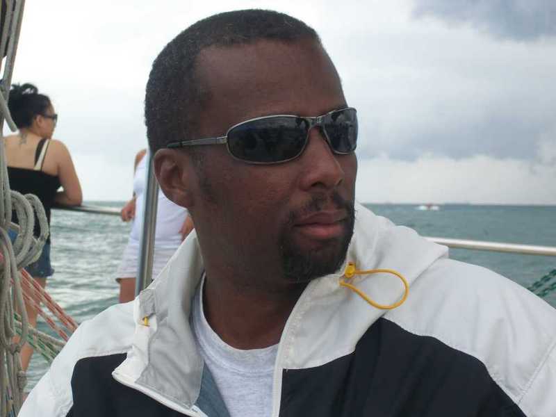 Date this gorgeous United States man Curt from Honolulu US7430