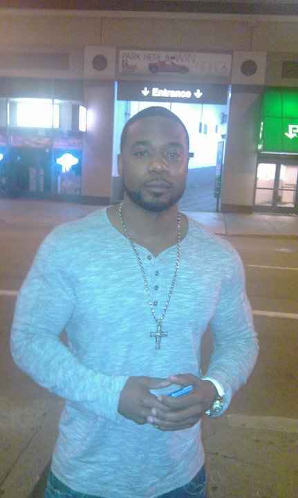 Date this hard body United States man Corleon from Chicago US7433