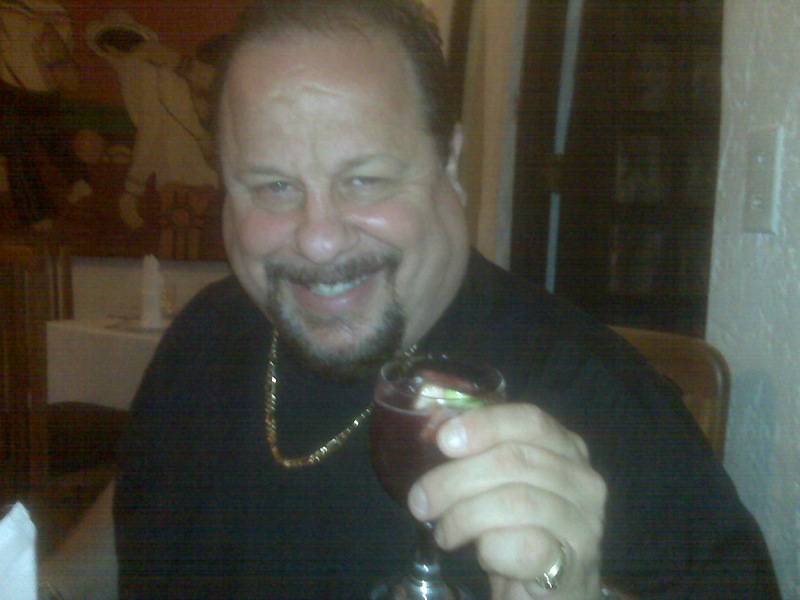 Date this tall United States man Italiano from Long Beach US7453