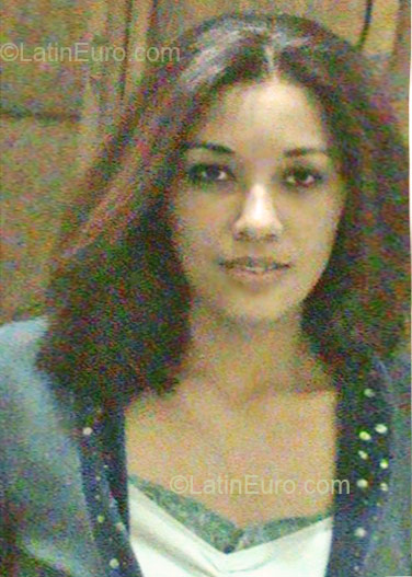 Date this stunning Honduras girl Kenia from San Pedro Sula HN226