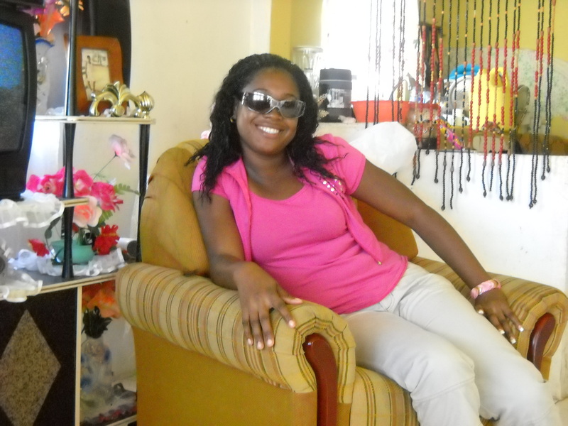 Date this happy Jamaica girl Kemone from Montego Bay JM122