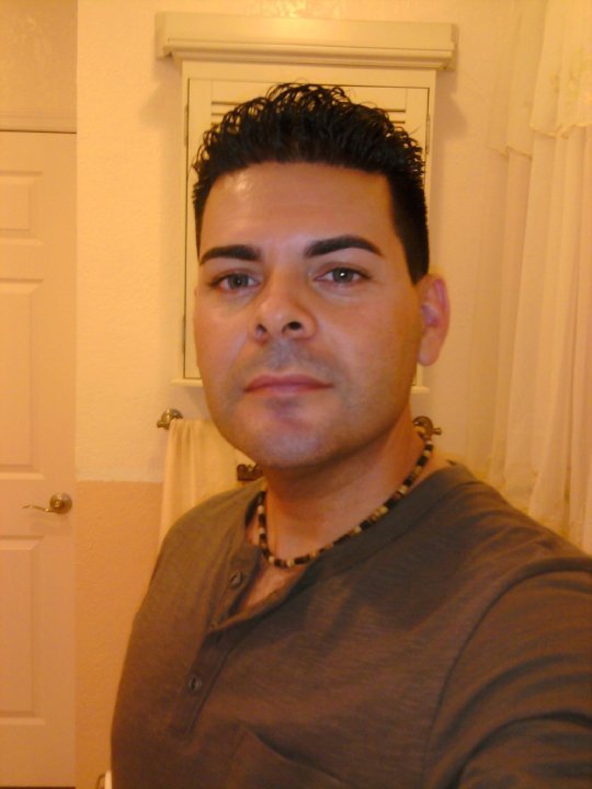 Date this young United States man Sandro from Miami US7752