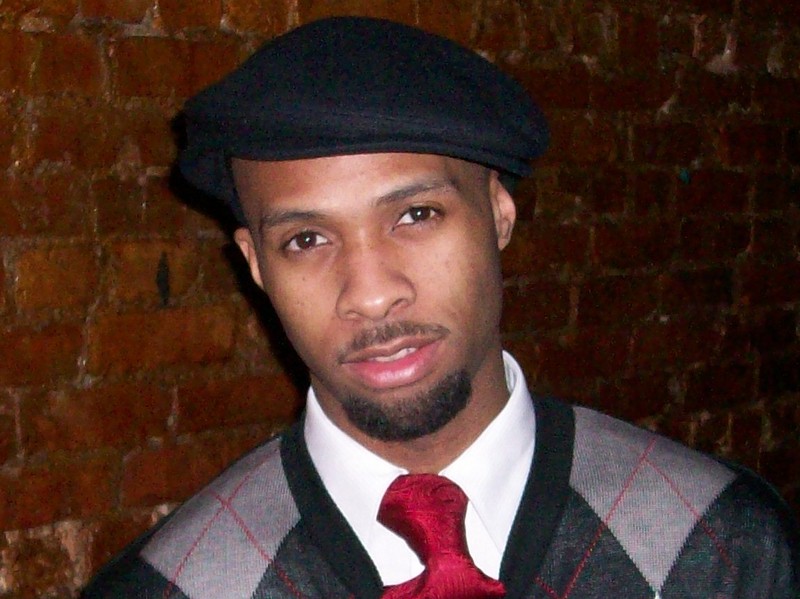 Date this foxy United States man Mikal from Philadelphia US7885