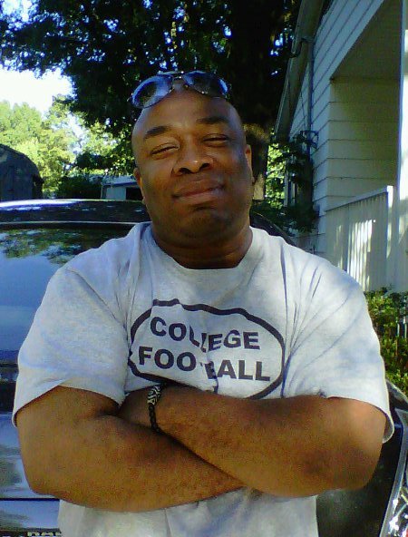 Date this delightful United States man JOFLO from Raleigh US7933