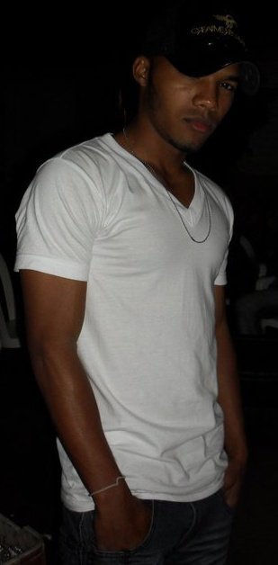 Date this tall Dominican Republic man Neftali taveras from Santiago De Los Caballeros DO5469