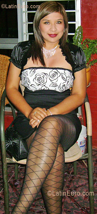 Date this cute Peru girl Maria Ines from Lima PE375