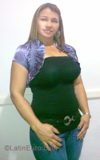 Date this good-looking Costa Rica girl Vanessa from Guapiles CR33