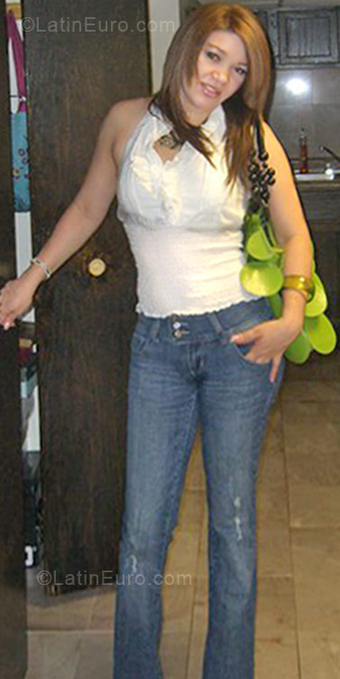 Date this funny Honduras girl Evelin from San Pedro Sula DO5506